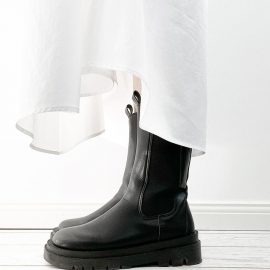 Winter Hack - Sommerkleid mit dicken Boots