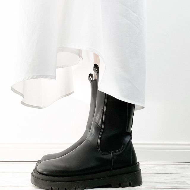 Winter Hack - Sommerkleid mit dicken Boots