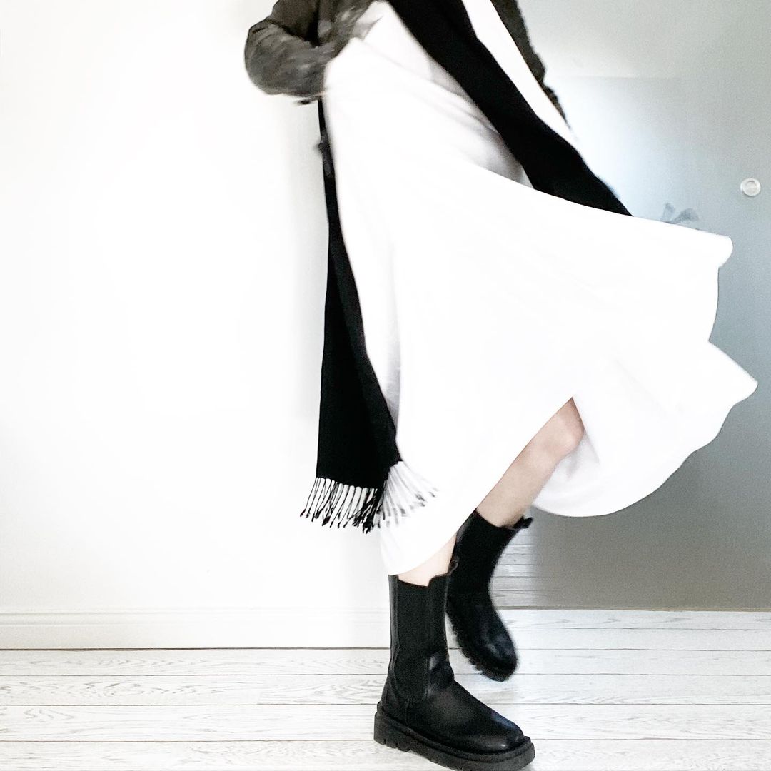 Winter Hack - Sommerkleid mit dicken Boots